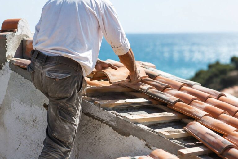 Artisan couvreur à Cannes : que propose l&rsquo;entreprise Toutain ?